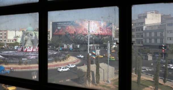 An anti-U.S. billboard on display at Enghelab Square in central Tehran, Iran, Aug. 9, 2026. (EPA Photo)