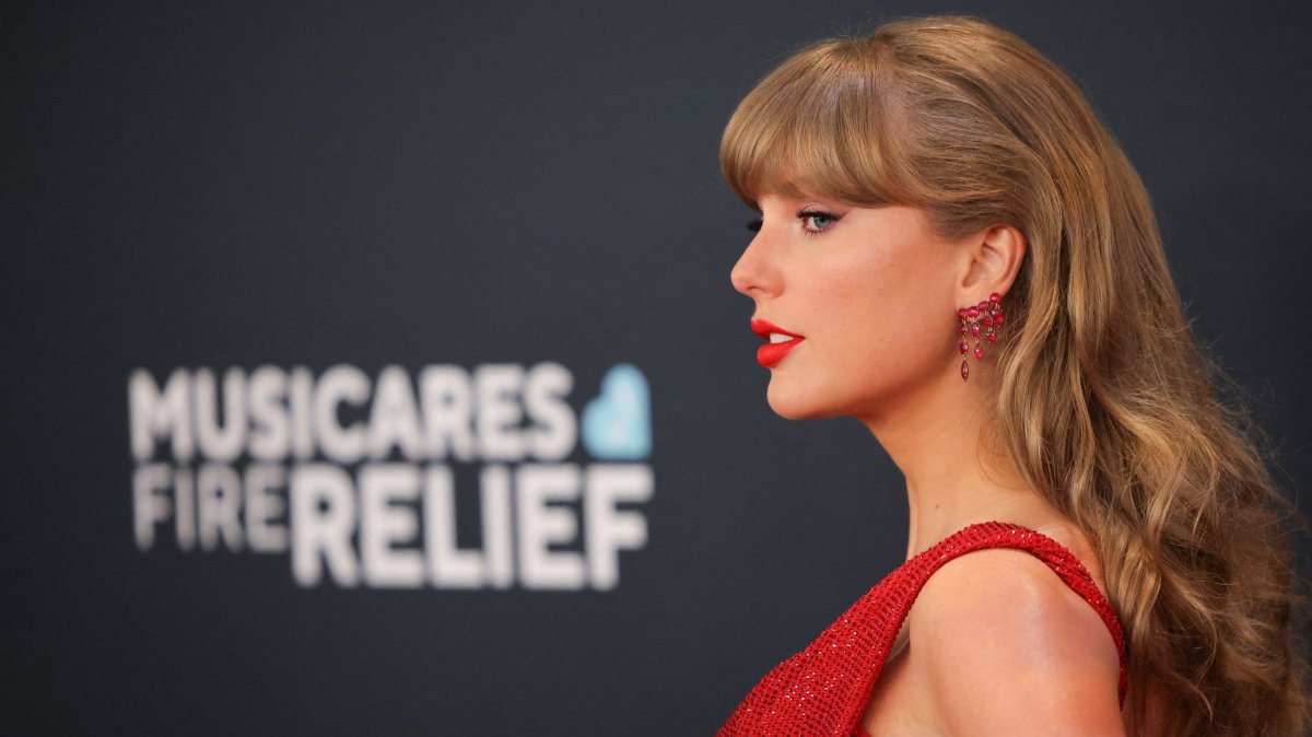 Taylor Swift poses on the red carpet during the 67th Annual Grammy Awards in Los Angeles, California, U.S., Feb. 2, 2025. (Reuters Photo)