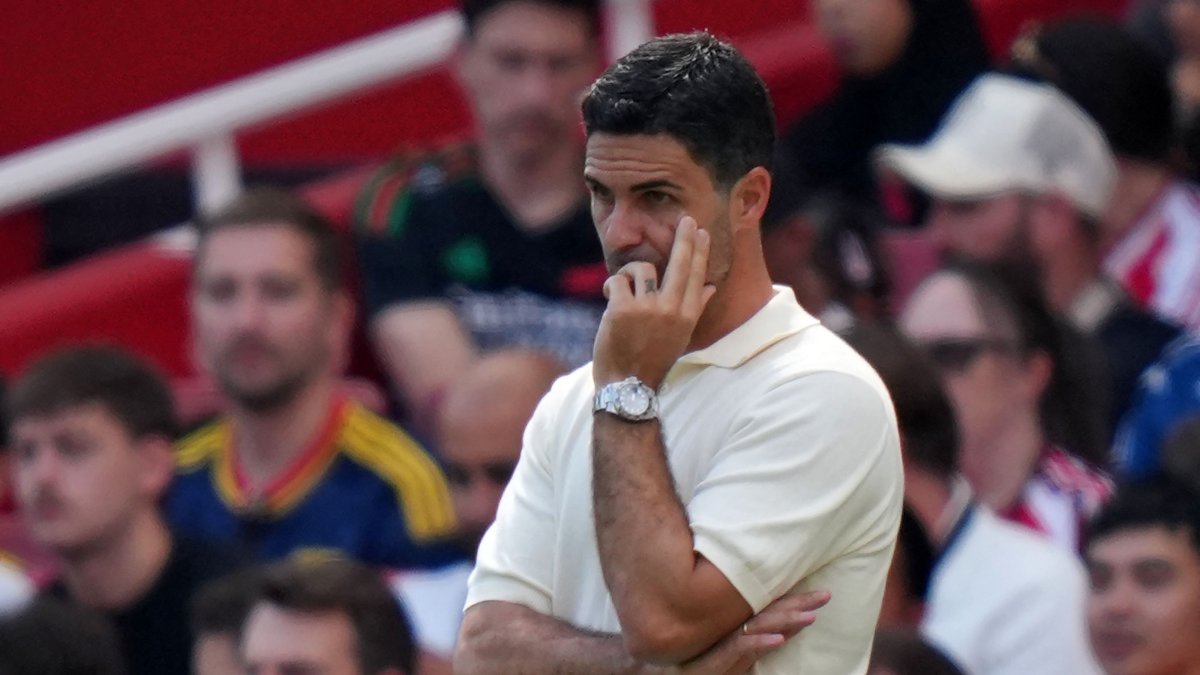 Arsenal's Spanish manager Mikel Arteta gestures on the touchline during the English Premier League football match between Arsenal and Borussia Dortmund at the Emirates Stadium, London, U.K., Aug. 9, 2026. (AFP Photo)