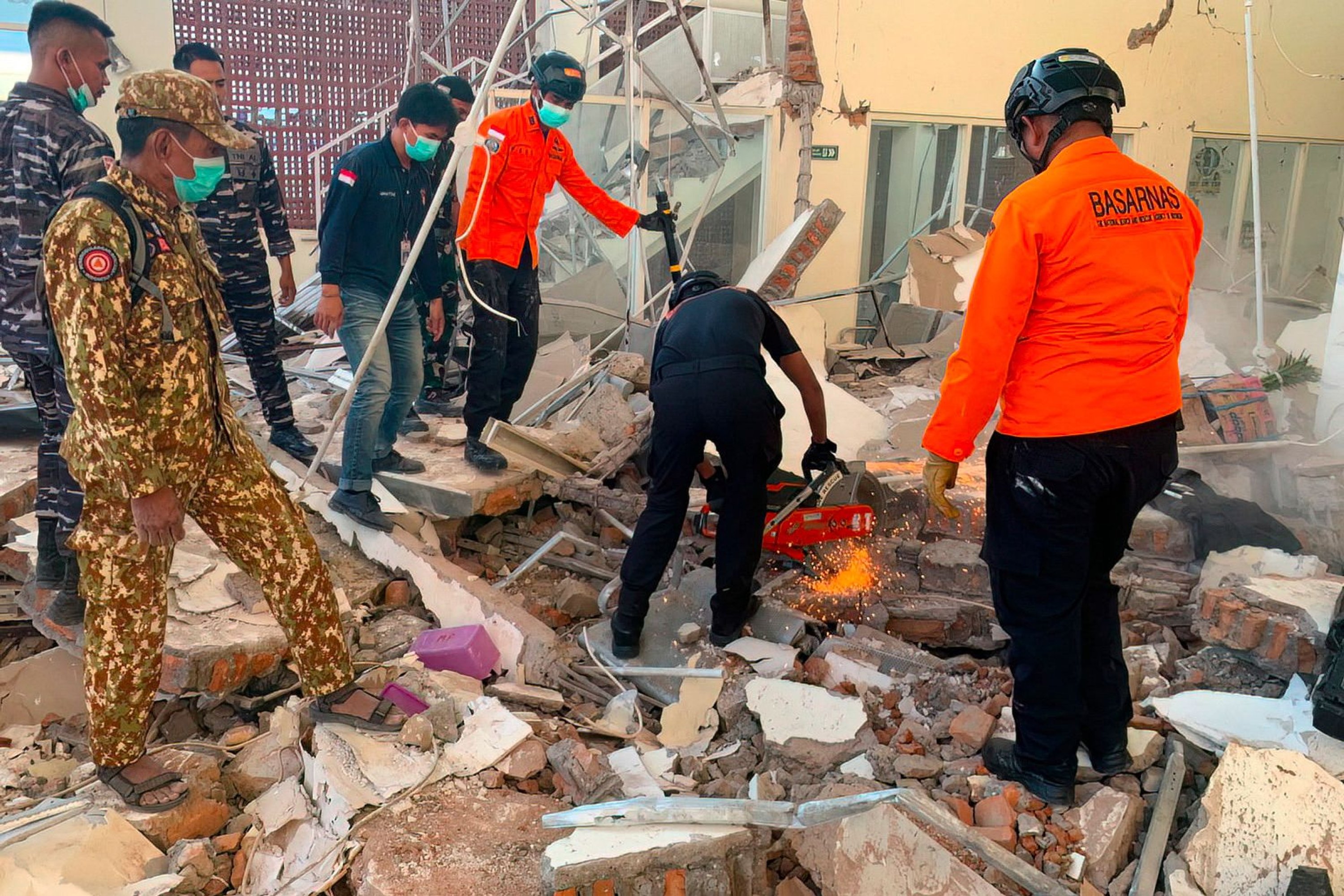 Massive 7.7 earthquake kills 38, triggers landslides in Indonesia