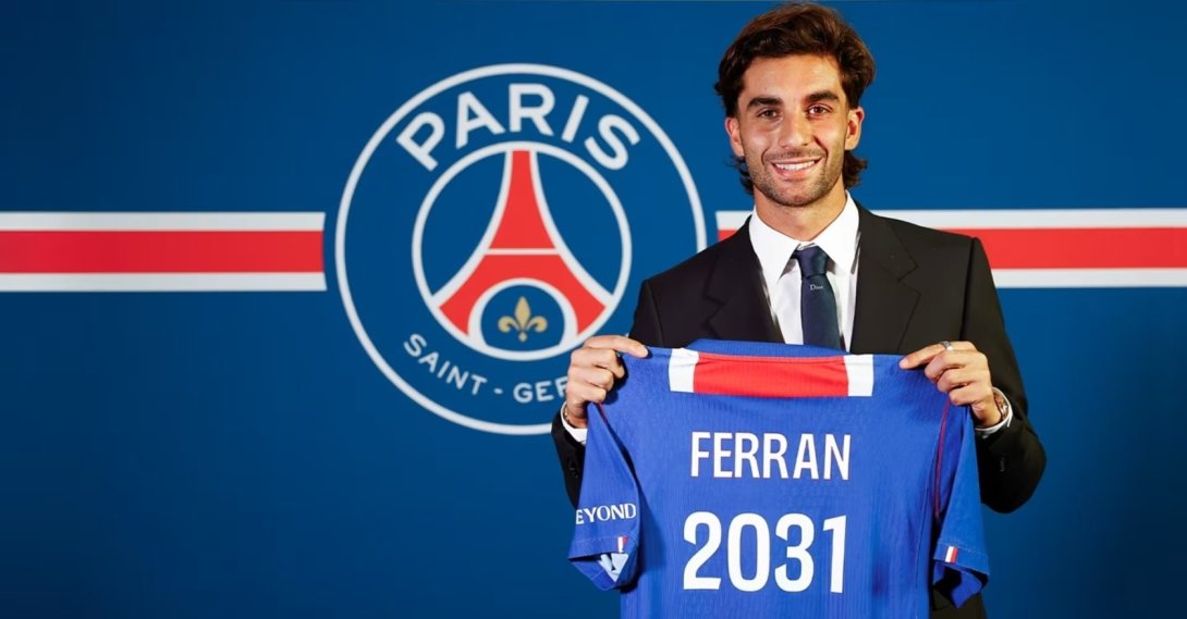 Ferran Torres poses for a photo after being unveiled as a new Paris Saint-Germain player, Paris, France, Aug. 15, 2026. (IHA Photo)