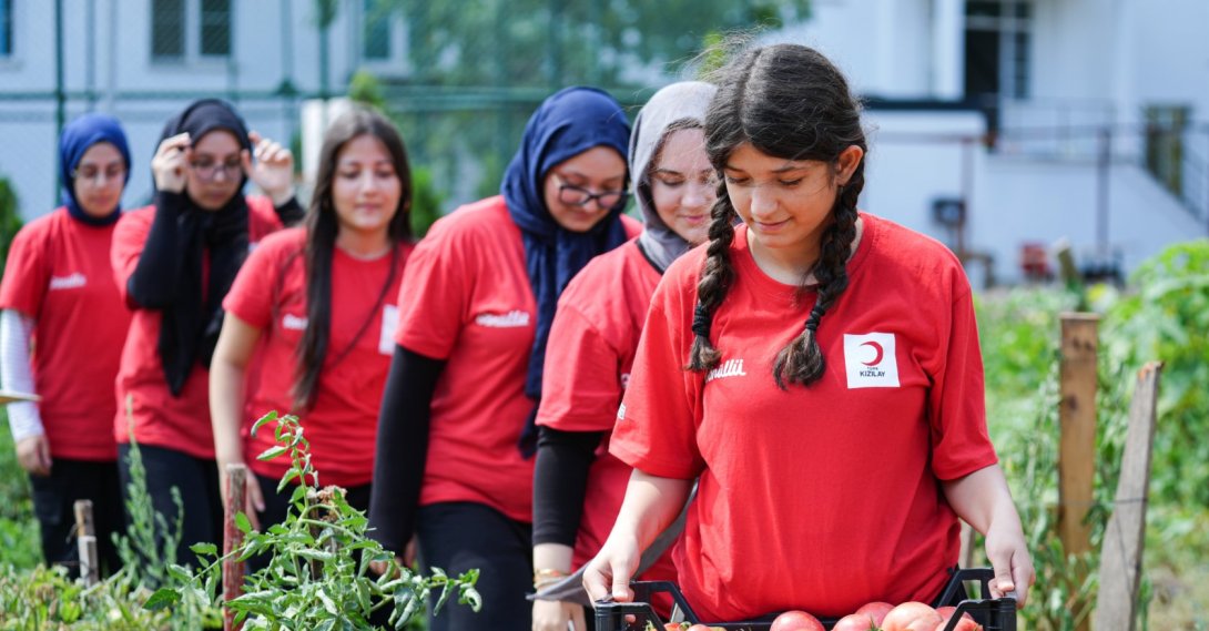 Students participate in an outdoor activity during a Kızılay youth camp focused on climate awareness and sustainable living, Istanbul, Türkiye, Aug. 16, 2026. (AA Photo)