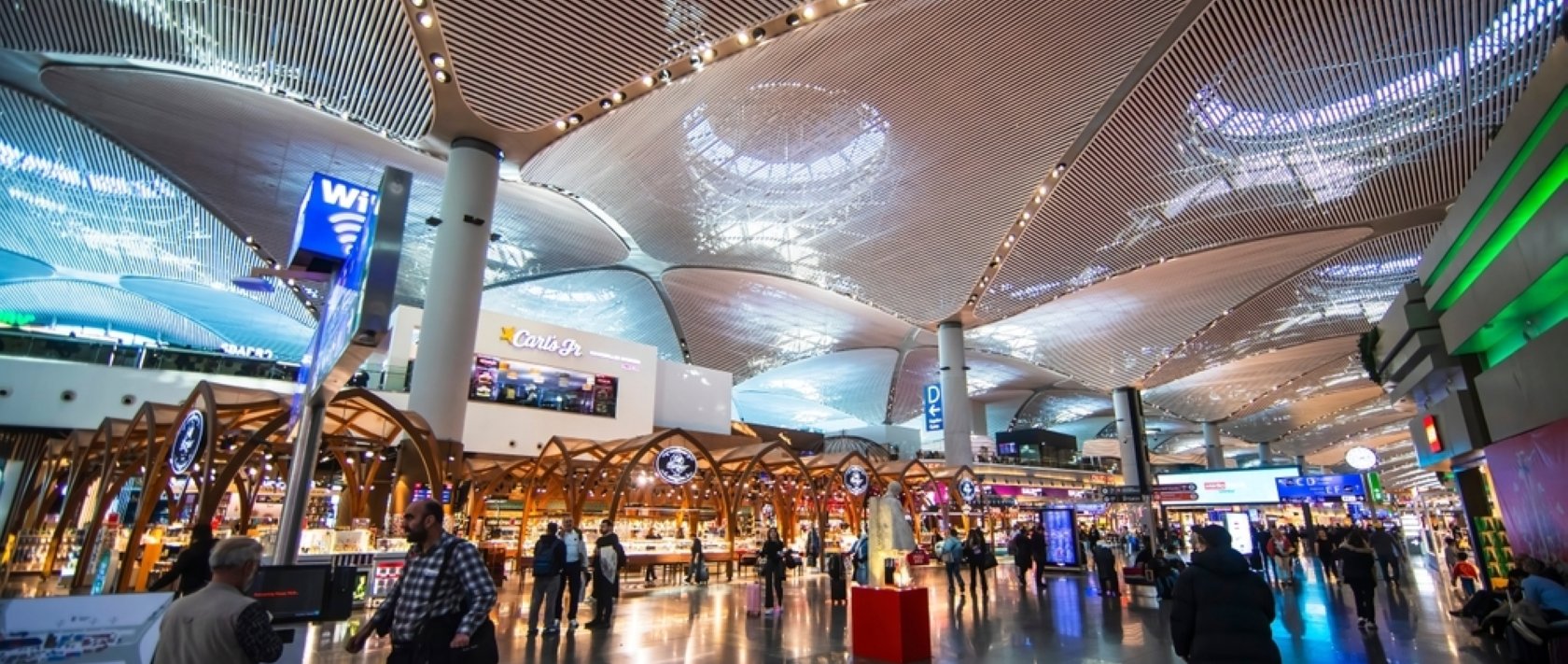 A general view of the spacious indoor area at Istanbul Airport, Istanbul, Türkiye, Nov. 12, 2024. (Shutterstock Photo)