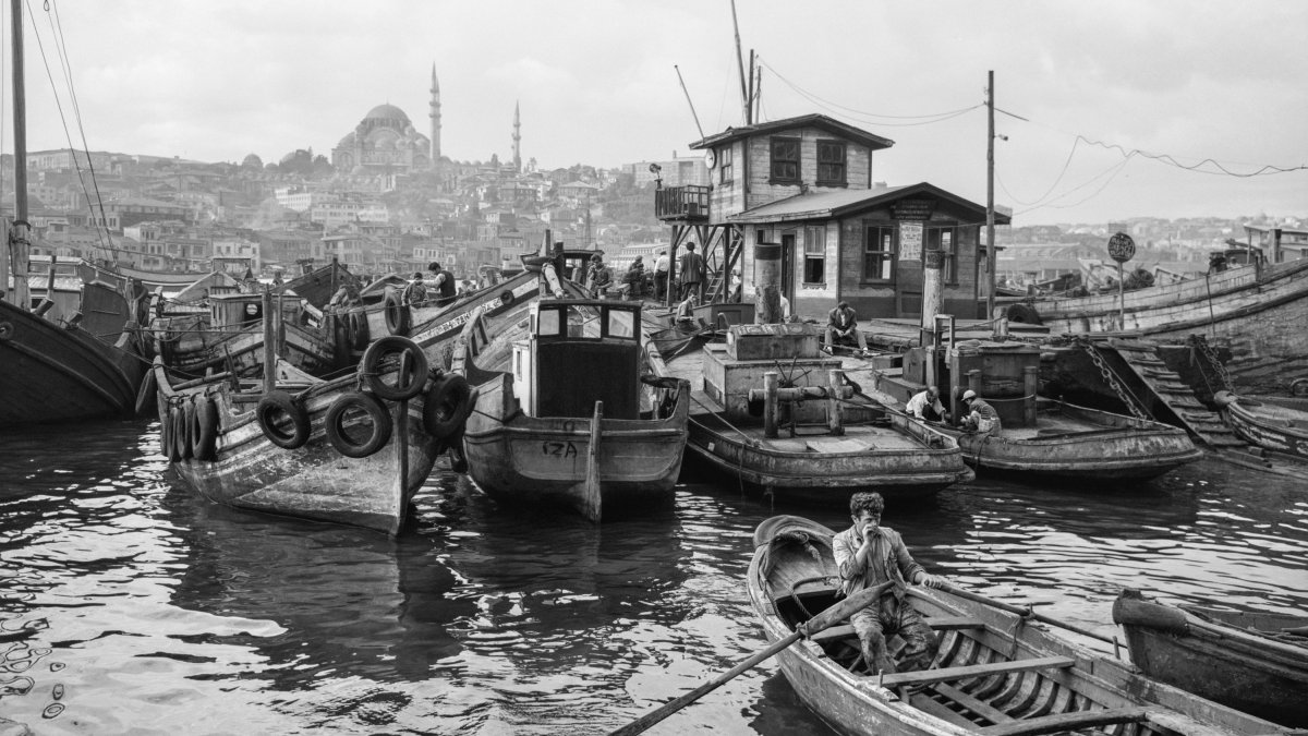 A photo of Istanbul by Ara Güler on display at the “Miscellaneous Istanbul” exhibition. (Photo courtesy of Ara Güler Museum)
