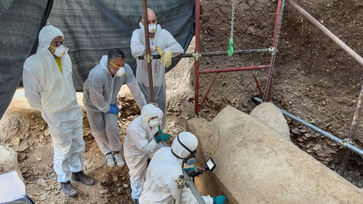Archaeologists uncover the sarcophagus in a necropolis in Cavtat, Croatia, in this undated photo. (Muzeji i galerije Konavala on Facebook)