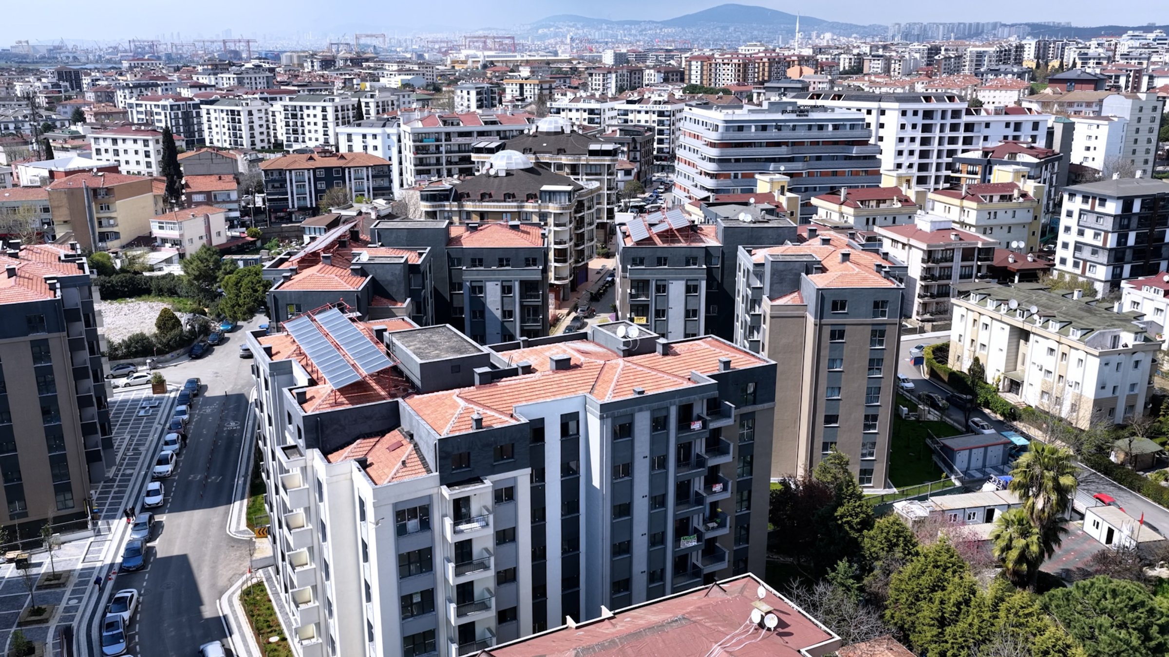Residential buildings are seen in Istanbul, Türkiye, April 16, 2026. (AA Photo)