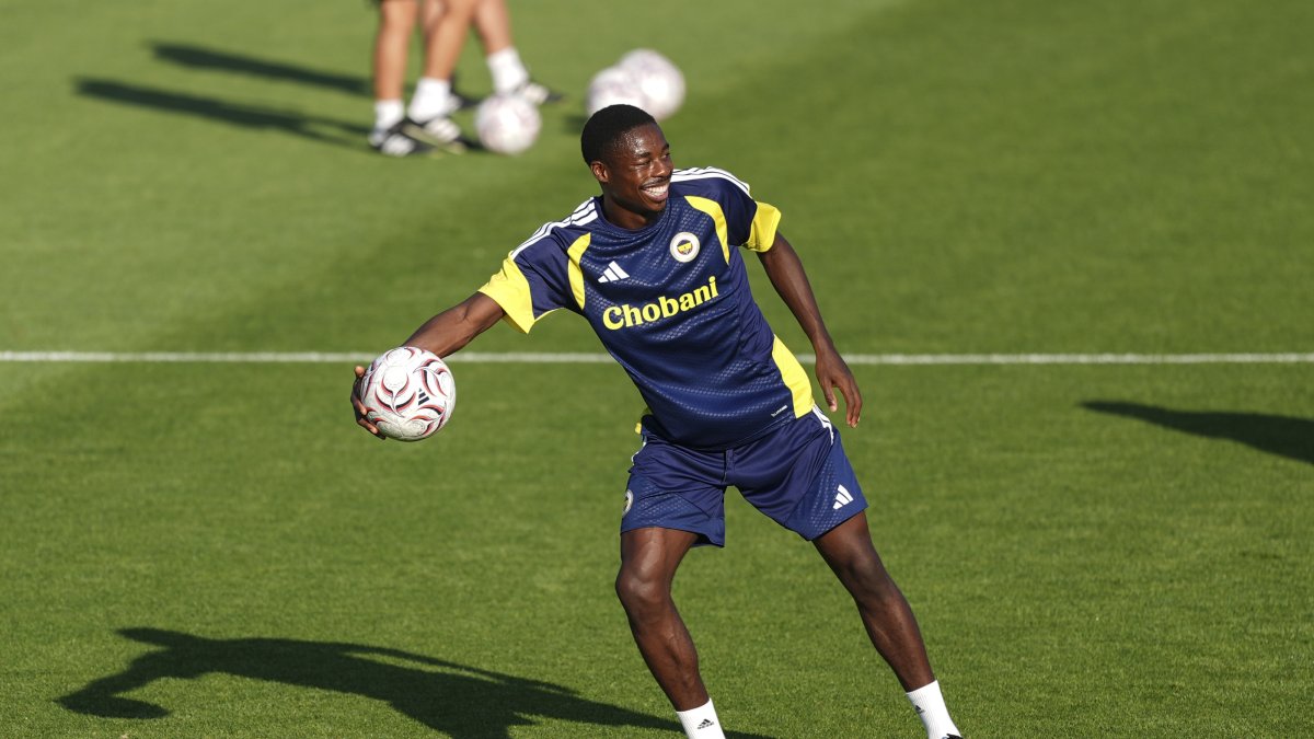 Musaba set to join Norwich on season-long loan from Fenerbahçe