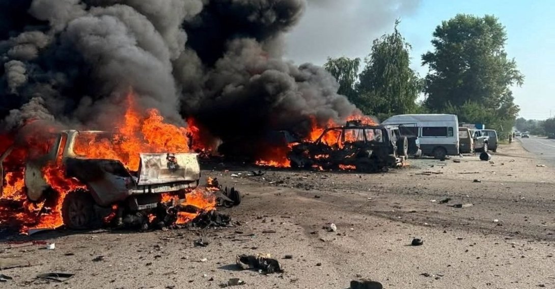 Vehicles burn after Russian drone strikes in the town of Pechenihy, amid Russia's attack on Ukraine in Kharkiv region, Ukraine, Aug. 18, 2026. (Reuters Photo)