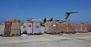 The humanitarian aid packages from Türkiye arrive at Rafik Hariri International Airport, Beirut, Lebanon, Sept. 25, 2024. (AA File Photo)