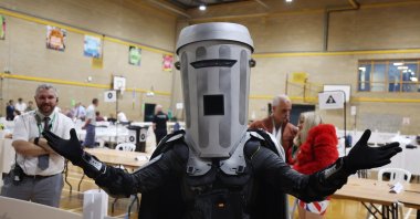 Jon Harvey, also known as Count Binface, poses during the Clacton by-election, Clacton-on-Sea, U.K., Aug. 14, 2026. (EPA Photo)