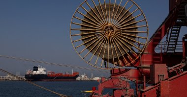 An oil tanker docked at the Port of Fujairah as the U.S.-Israel conflict with Iran limits marine traffic in the Strait of Hormuz, in Fujairah, UAE, May 6, 2026. (Reuters Photo)