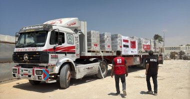 A truck carrying humanitarian aid supplies sent by the Turkish Red Crescent (Kızılay) to Gaza, Palestine. (DHA Photo)