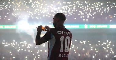 Trabzonspor's Mohamed Salah reacts during his contract signing ceremony at Papara Park, Trabzon, Türkiye,  Aug. 6, 2026. (AA Photo)