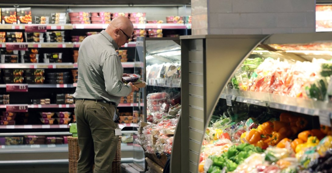 A shopper at a supermarket, London, England, U.K., July 22, 2026. (EPA Photo)