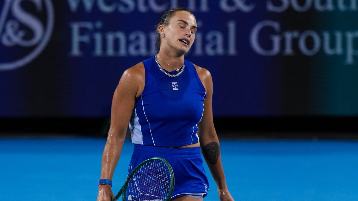 Aryna Sabalenka reacts after returning a shot against Sara Bejlek during the Cincinnati Open at Lindner Family Tennis Center, Mason, U.S., Aug. 19, 2026. (Reuters Photo)