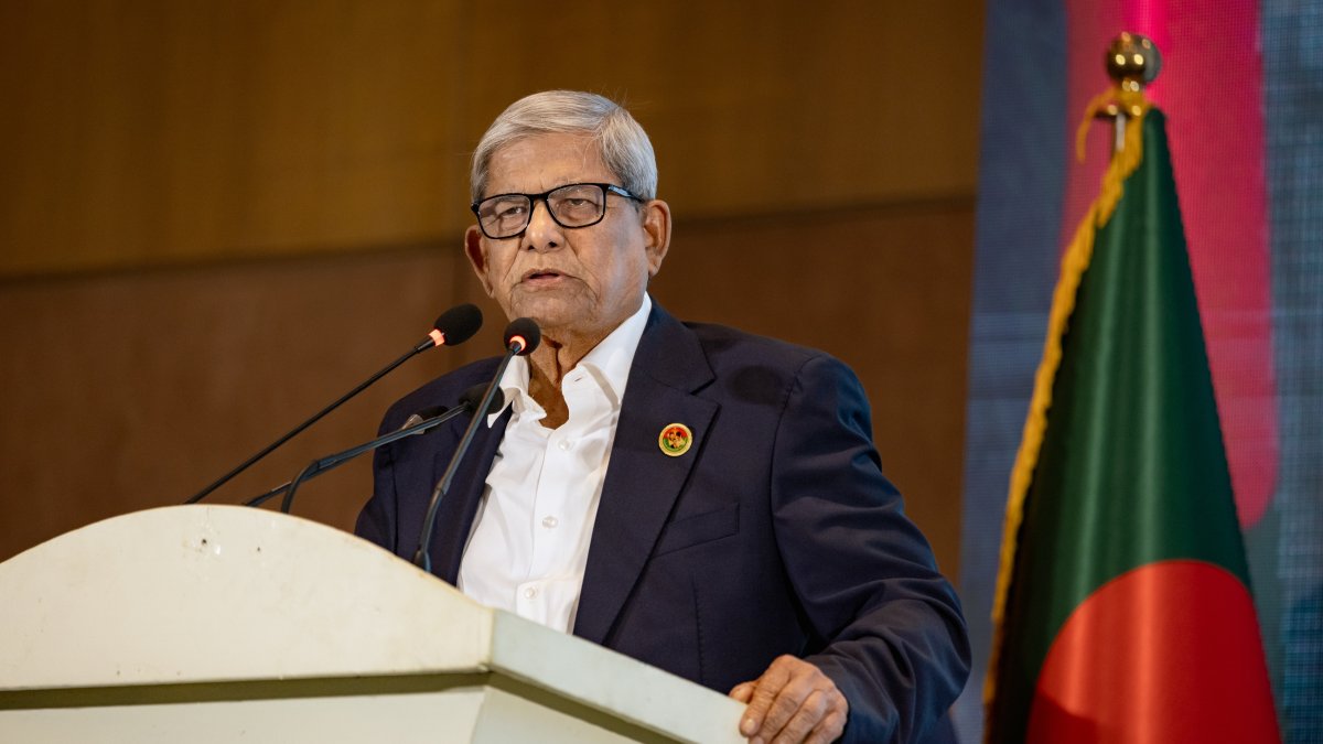 BNP Secretary-General Mirza Fakhrul Islam Alamgir addresses media in Dhaka, Bangladesh, Feb. 14, 2026 (Getty Images Photo)