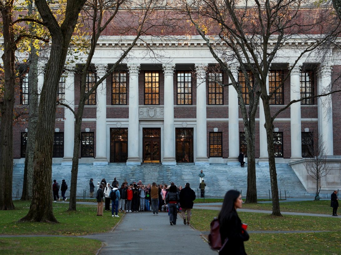 FILE PHOTO: Students walk past Widener Library at Harvard University in Cambridge, Massachusetts, U.S., Nov. 19, 2025. (Reuters Photo)