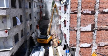 A view of a building being demolished as part of Istanbul’s urban renewal efforts under the “Half Is on Us” campaign, Istanbul, Türkiye, Aug. 20, 2026 (IHA Photo)