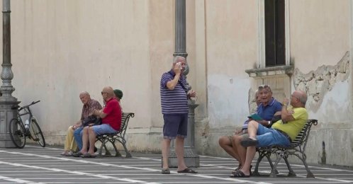 In this video, a man wipes the sweat off his face in the Sicilian town of Floridia where five years ago a temperature of 48.8 degrees Celsius, the highest temperature officially registered in continental Europe, was recorded, Italy, Aug. 19, 2026. (Reuters Photo)