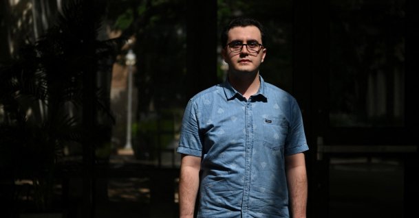 Sinan Can Demir, a Texas student who defeated a rogue AI agent from a British lab, poses for a portrait in Austin, Texas, U.S., Aug. 13, 2026. (Reuters Photo)