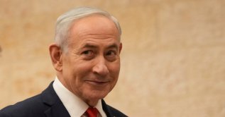 Israeli Prime Minister Benjamin Netanyahu casts his ballot during the Likud party primary elections in Jerusalem, Aug. 17, 2026. (EPA Photo)