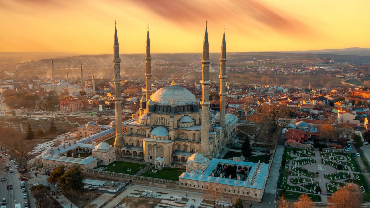 The Selimiye Mosque, Edirne, Türkiye. (Shutterstock Photo)