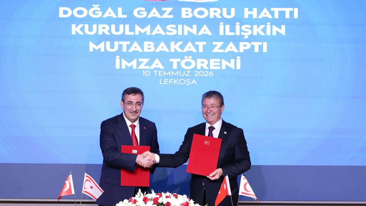 Turkish Vice President Cevdet Yılmaz (L) signs the MoU on natural gas with TRNC Prime Minister Ünal Üstel, Lefkoşa (Nicosia), TRNC, July 10, 2026. (AA Photo)