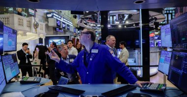 A trader works on the floor of the New York Stock Exchange (NYSE), New York City, U.S., Aug. 21, 2026. (Reuters Photo)