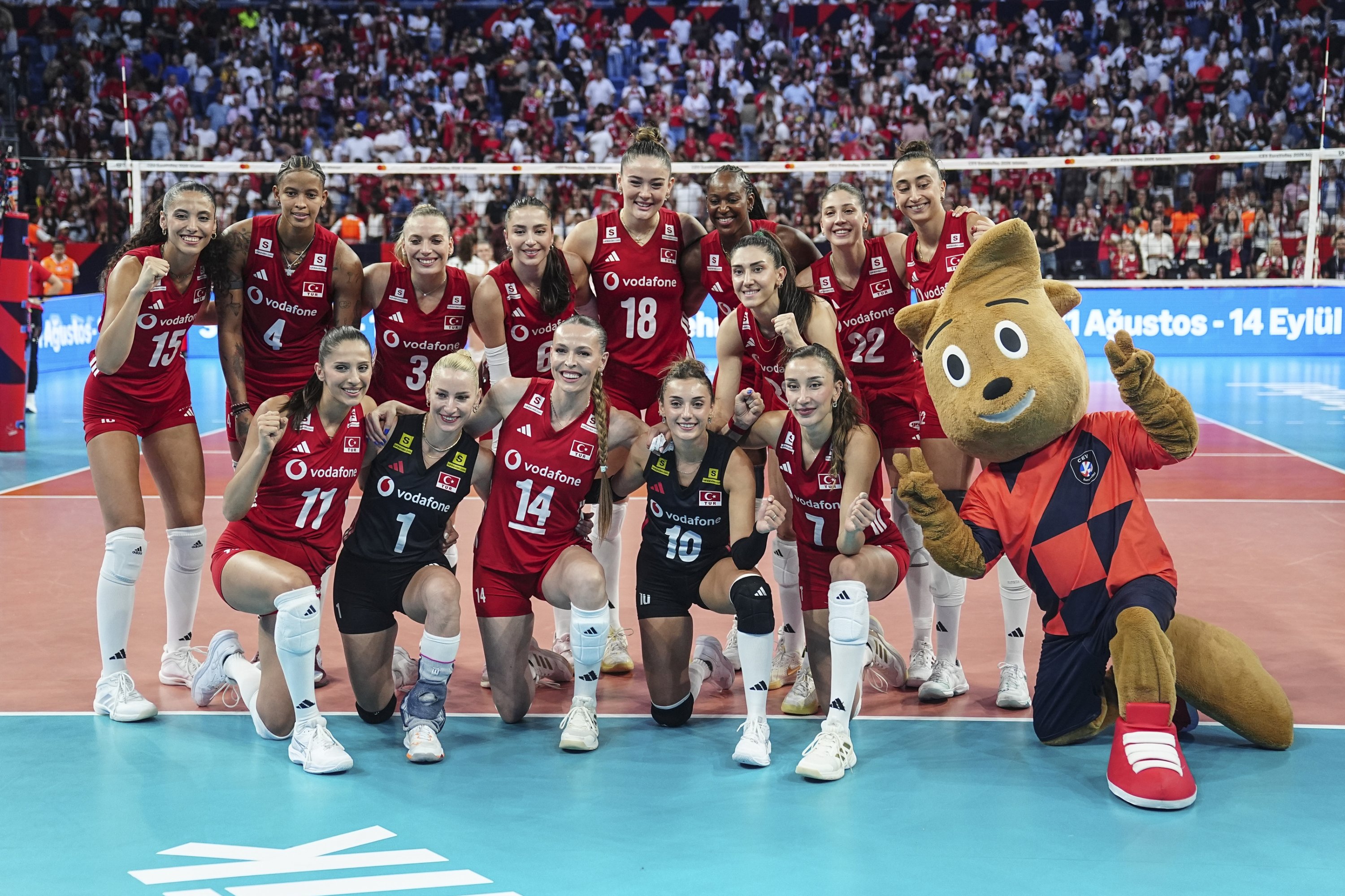 Türkiye sweep Hungary for 3rd straight European volleyball win