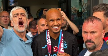 Trabzonspor supporters welcome Brazilian midfielder Fabinho on his arrival in Trabzon, Türkiye, Aug. 24, 2026. ()