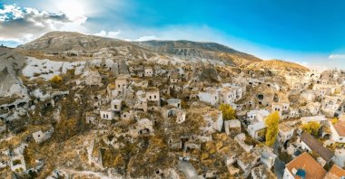 An aerial view of Karain Village and its abandoned structures, Cappadocia, central Türkiye. (Shutterstock Photo)