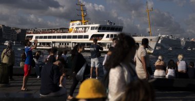 People in the historic Eminönü district, Istanbul, Türkiye, Aug. 1, 2026. (AA Photo)