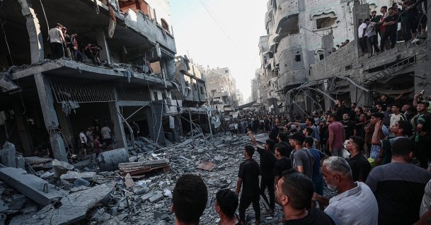 Palestinians inspect the damage at the site of an Israeli airstrike in the al-Shati refugee camp, western Gaza City, Gaza Strip, Palestine, Aug. 24, 2026. (EPA Photo)