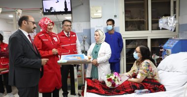 Kızılay President Fatma Meriç Yılmaz visits Palestinian patients from Gaza receiving treatment, Cairo, Egypt, Aug. 23, 2026. (AA Photo)