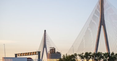 A Canada-bound truck drives across the Gordie Howe International Bridge in Detroit, Michigan, Aug. 25, 2026. (EPA Photo)