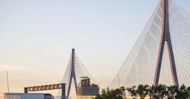 A Canada-bound truck drives across the Gordie Howe International Bridge in Detroit, Michigan, Aug. 25, 2026. (EPA Photo)