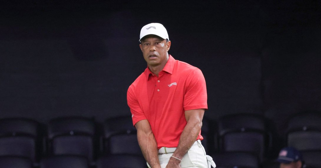 Tiger Woods of the Jupiter Links Golf Club makes a practice shot before the match, Palm Beach Gardens, March 24, 2026. (AP Photo)
