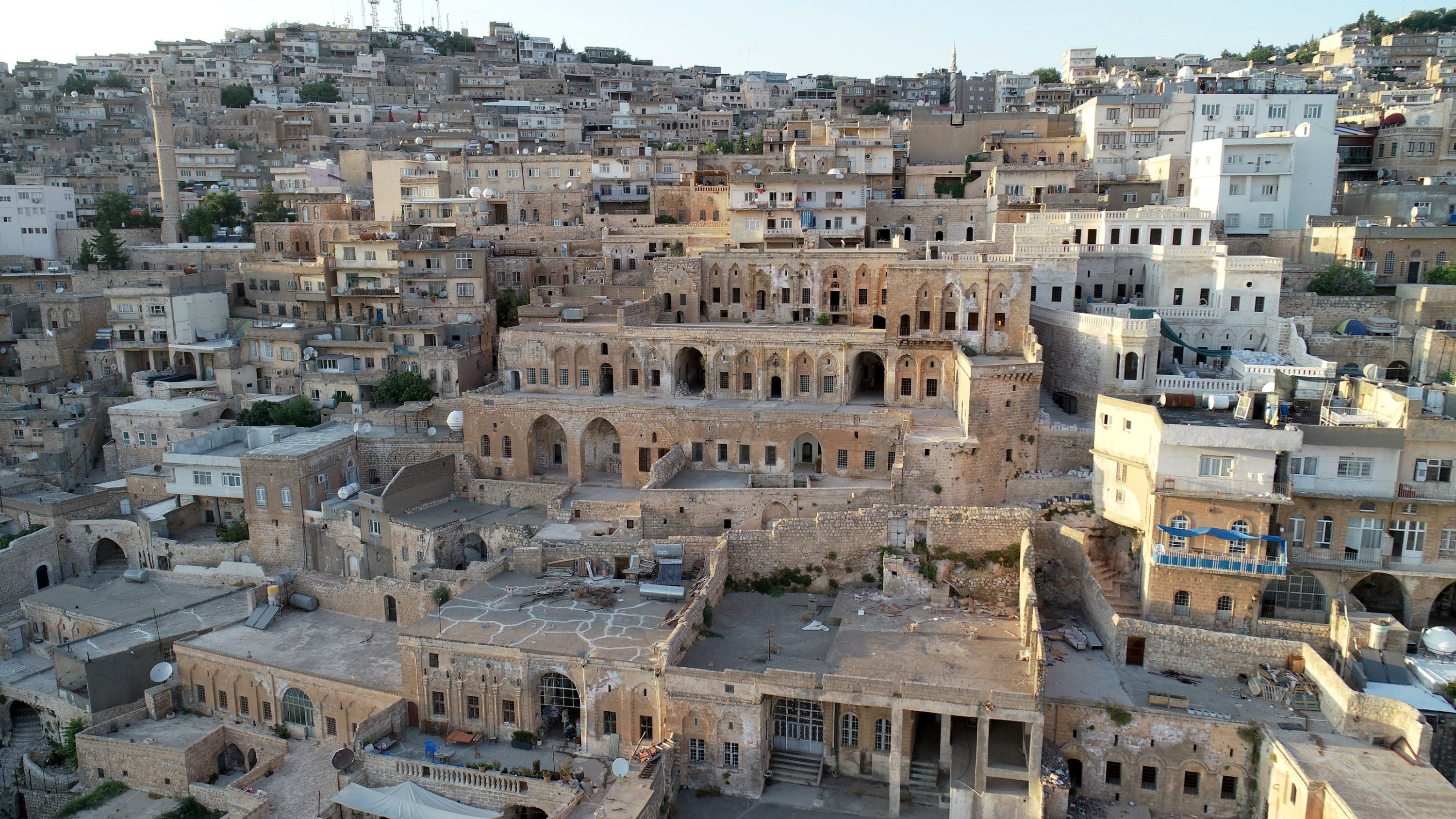 Türkiye’s Mardin keeps centuries-old rooftop sleeping tradition alive