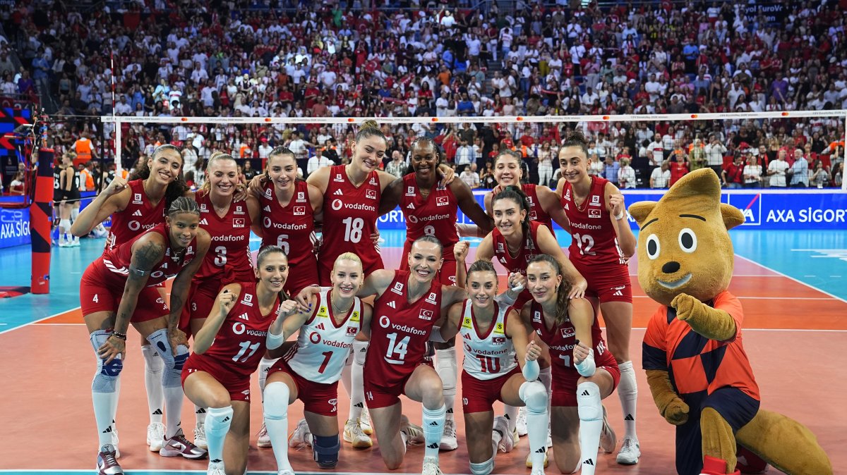 Türkiye face Germany in their Trendyol 2026 CEV Women's European Volleyball Championship Group A match at Sinan Erdem Sports Hall in Istanbul, Türkiye, Aug. 26, 2026. (AA Photo)