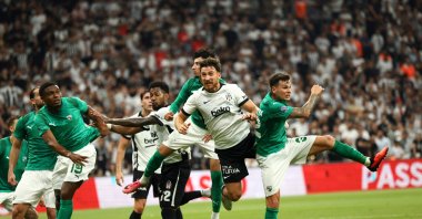 Beşiktaş and Kauno Zalgiris players in action during the UEFA Europa League playoff match at the Tüpraş Stadium, Istanbul, Türkiye, Aug. 20, 2026. (IHA Photo) 
