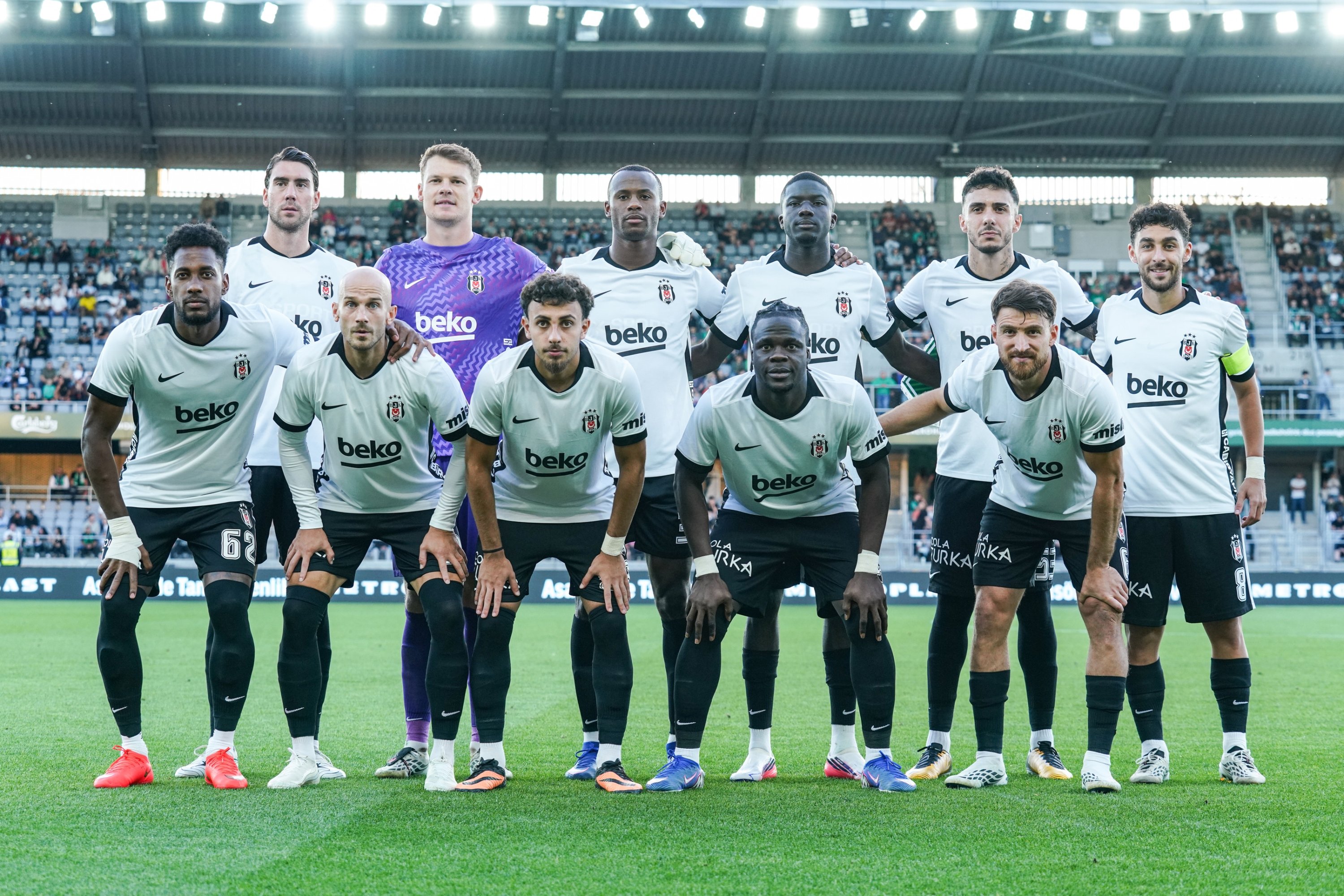 Beşiktaş book Europa League place despite Kauno Zalgiris defeat