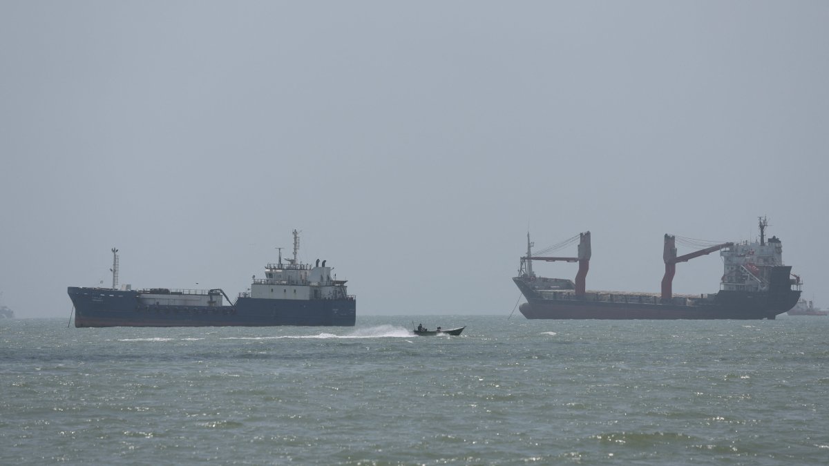 Vessels in the Strait of Hormuz are visible near the beach of Bandar Abbas, Iran, Aug. 26, 2026. (Reuters Photo)
