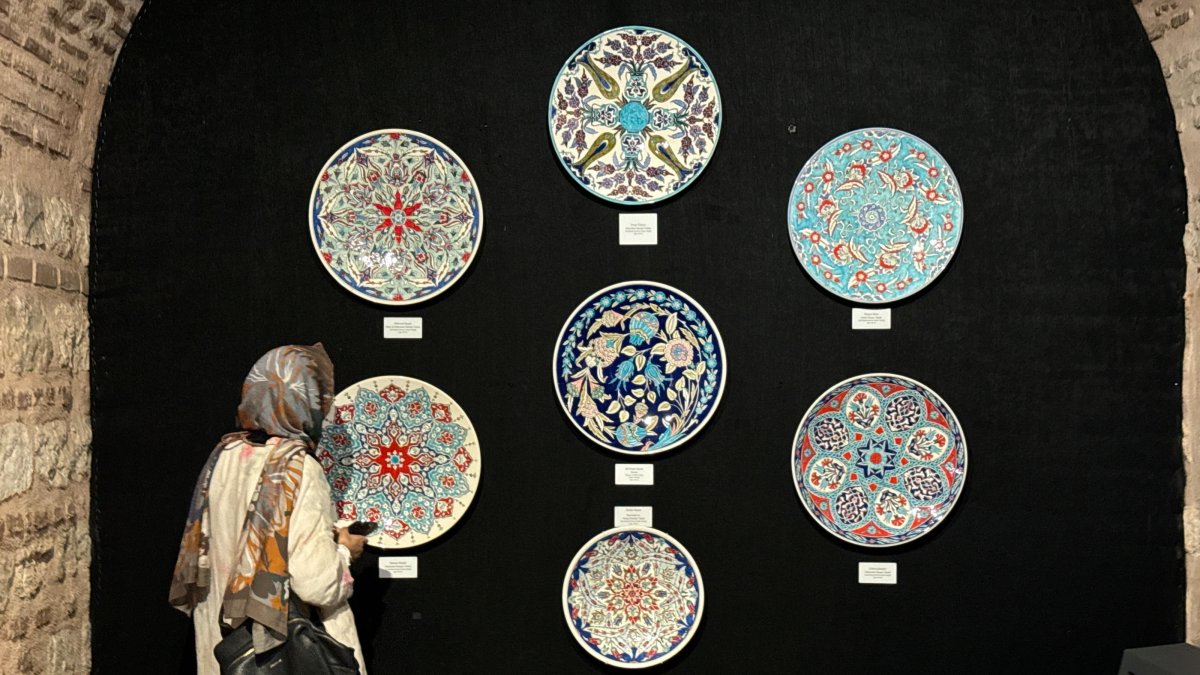 Visitors tour the “Colors of Fire” exhibition by artist Mümine Ateş and her students, Istanbul, Türkiye, Aug. 24, 2026. (AA Photo)