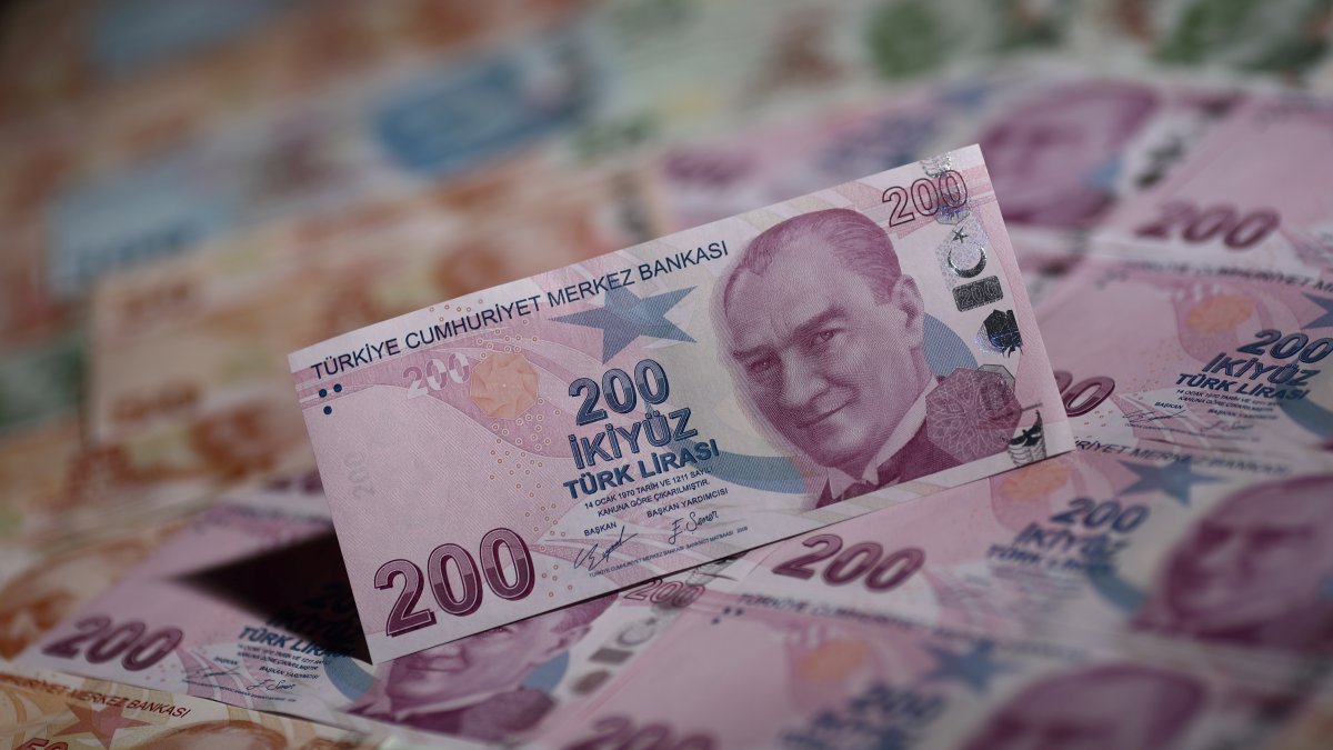 Turkish lira banknotes are seen in this illustration taken in Istanbul, Türkiye, Nov. 23, 2021. (Reuters Photo)