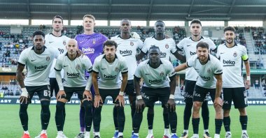 Beşiktaş players pose for a team photo before the second leg of their UEFA Europa League playoff tie against Kauno Zalgiris at the Dariaus ir Gireno Stadium in Kaunas, Lithuania, Aug. 27, 2026. (AA Photo)