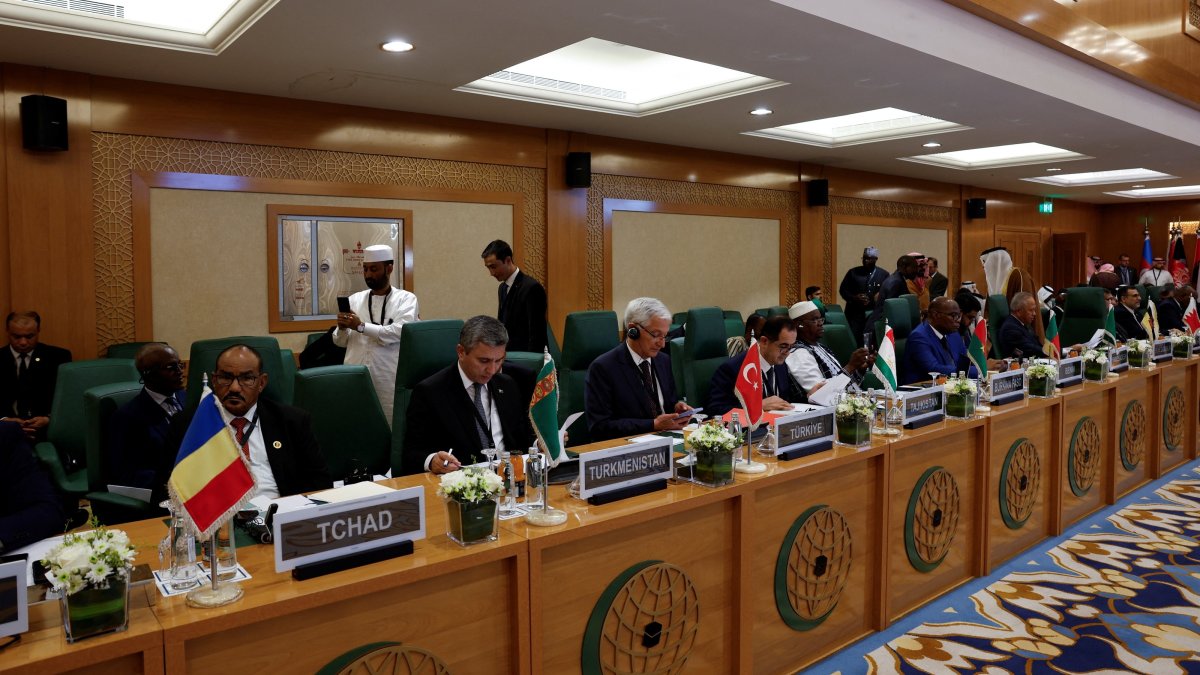 Members of the Organisation of Islamic Cooperation (OIC) attend an extraordinary meeting of its Council of Foreign Ministers, Jeddah, Saudi Arabia, Aug. 27, 2026. (Reuters Photo)
