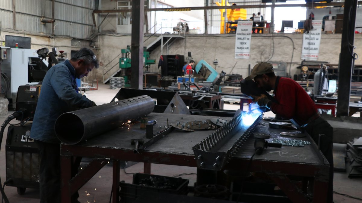 Workers are seen in a factory manufacturing agricultural equipment in Niğde, central Türkiye, June 3, 2020. (AA Photo)