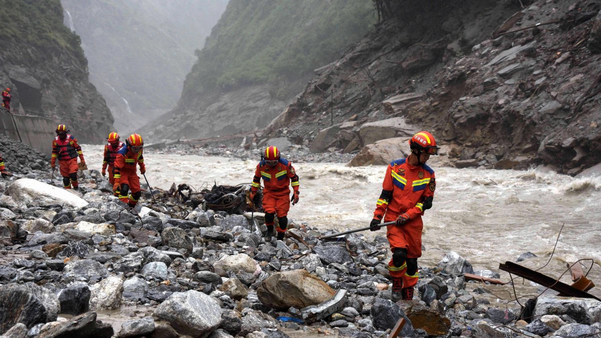 Fire and rescue personnel conduct search-and-rescue operations 2 kilometers from Gyirong Port, days after the Aug. 26 mudslide that destroyed the port, in Gyirong County, Tibet, China, Aug. 29, 2026. (AFP Photo)