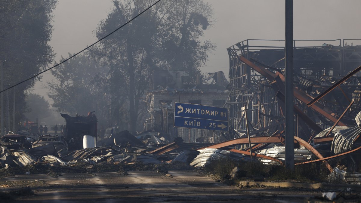 A  view of a street after a Russian drone strike on storage facilities in the village of Myla near Kyiv, Ukraine, Aug. 29, 2026. (EPA Photo)