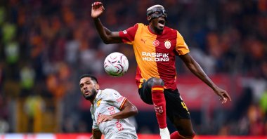 Galatasaray forward Victor Osimhen (R) vies for the ball with Göztepe's Rhaldney Gomes in a Turkish Süper Lig match, Aug. 29, 2026. (AA Photo)